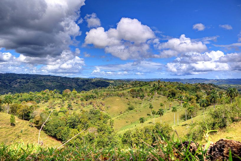 Uitzicht over het kustgebergte bij Cabarete van Roith Fotografie