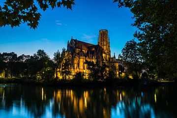 Duitsland, Stuttgart binnenstad feuersee kerkgebouw bij nacht van adventure-photos