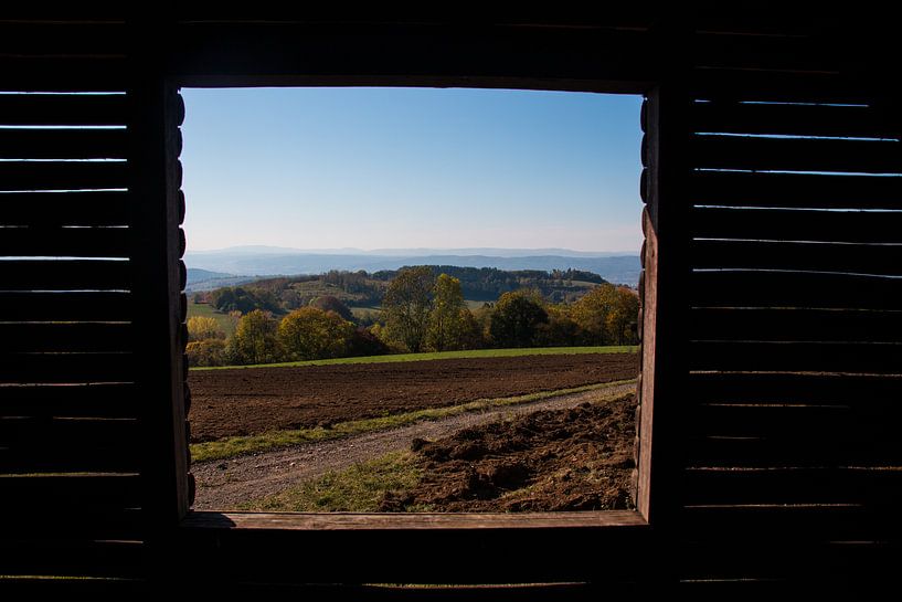 Fenster zur Berglandschaft Thüringens von Suzanne Schoepe