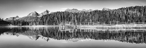 Stazersee im Engadin in der Schweiz in schwarz-weiß von Manfred Voss, Schwarz-weiss Fotografie