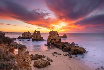Zonsoopkomst in de Algarve, Portugal van Adelheid Smitt