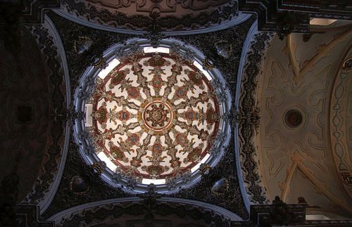 kerk koepel met beschildering