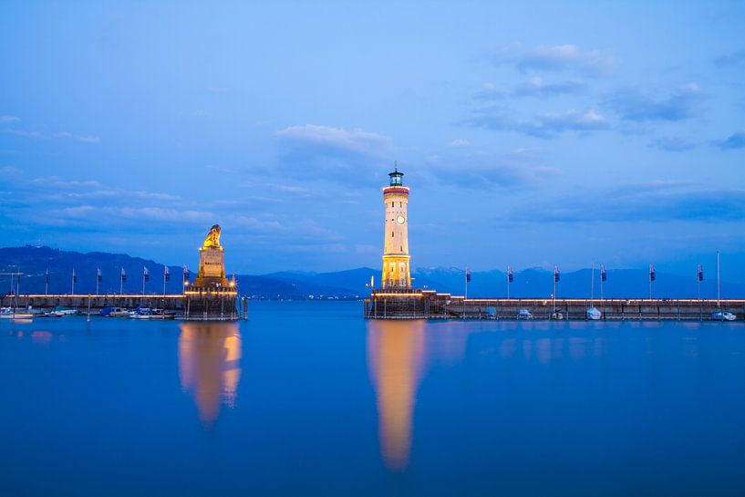 Hafen von Lindau am Abend von Jan Schuler