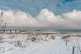 Strand Ostseebad Göhren mit Schnee von Mirko Boy