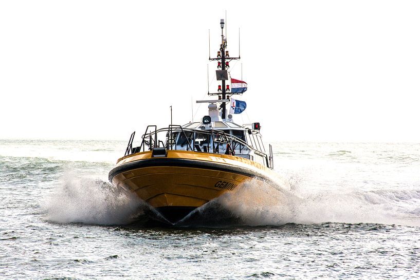Le bateau-pilote entre dans le port de Flushing. par scheepskijkerhavenfotografie