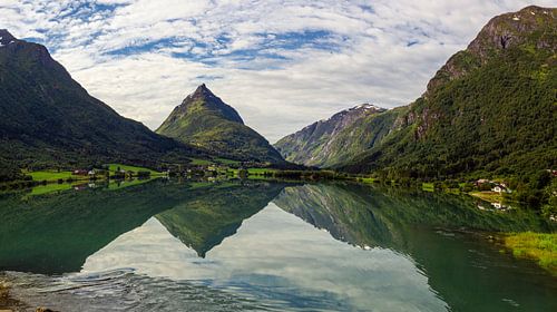 Bergheimsvatnet lake in Norway