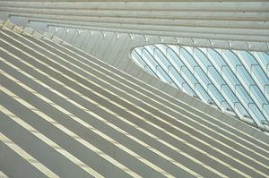 Linienplan auf dem Dach des Bahnhofs Guillemins in Lüttich