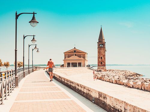 Wallfahrtskapelle am Meer von Mustafa Kurnaz