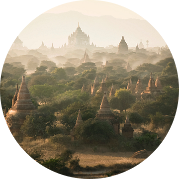golden hour temples of Bagan van Rene Mens