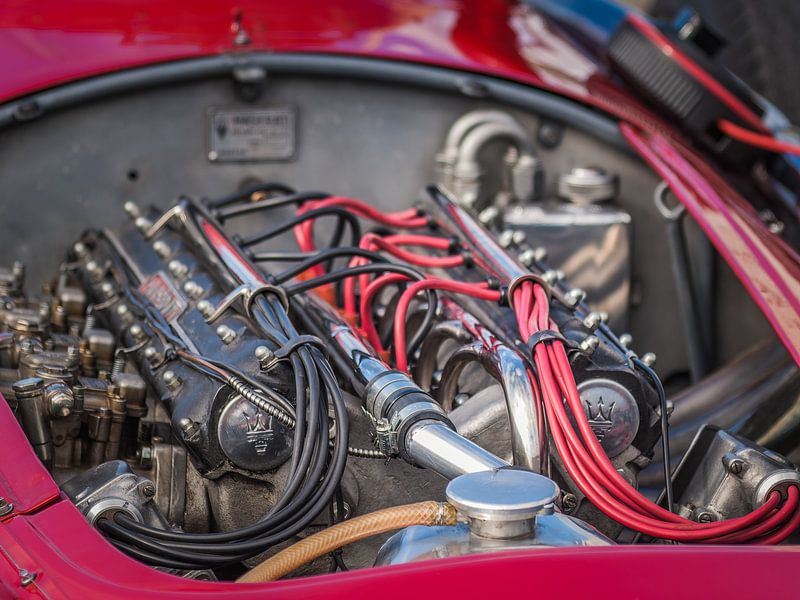 v12 Maserati engine by Andre Bolhoeve