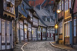 De oude binnenstad van Goslar bij nacht, Duitsland