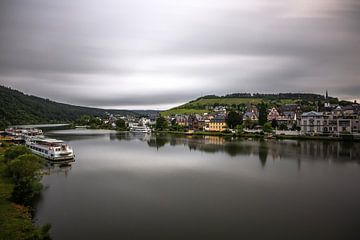 Aan de Moezel van Rob Adriaanse