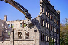 Demolition of the storage building of the Böllberger Mühle complex in Halle ex in Halle