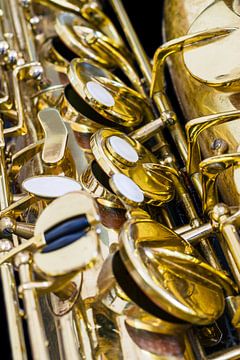 Gouden Vintage Saxofoon Close Up Toetsen van Andreea Eva Herczegh