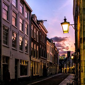 De Haverstraat in Utrecht bij het vallen van de avond van De Utrechtse Grachten