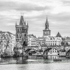 Karelsbrug in Praag, zwart-wit van Elly van Veen
