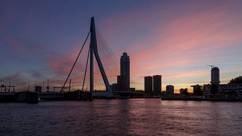 Coucher de soleil à Rotterdam sur Guido Akster