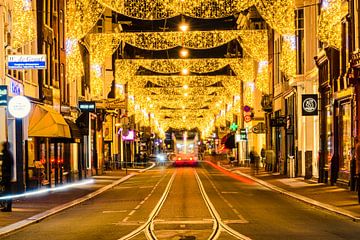 Die Utrechtsestraat in Amsterdam bei Nacht von Alex Hoeksema