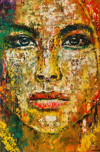 Portrait woman green yellow red by Anja Namink
