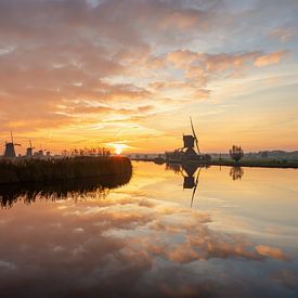 Lever de soleil Kinderdijk (horizontal) sur Gijs Koole