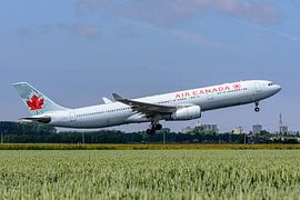 Take-off Air Canada Airbus A330-300. van Jaap van den Berg