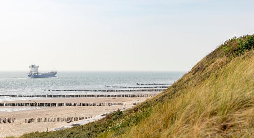 Bateau avec des dunes par Percy's fotografie