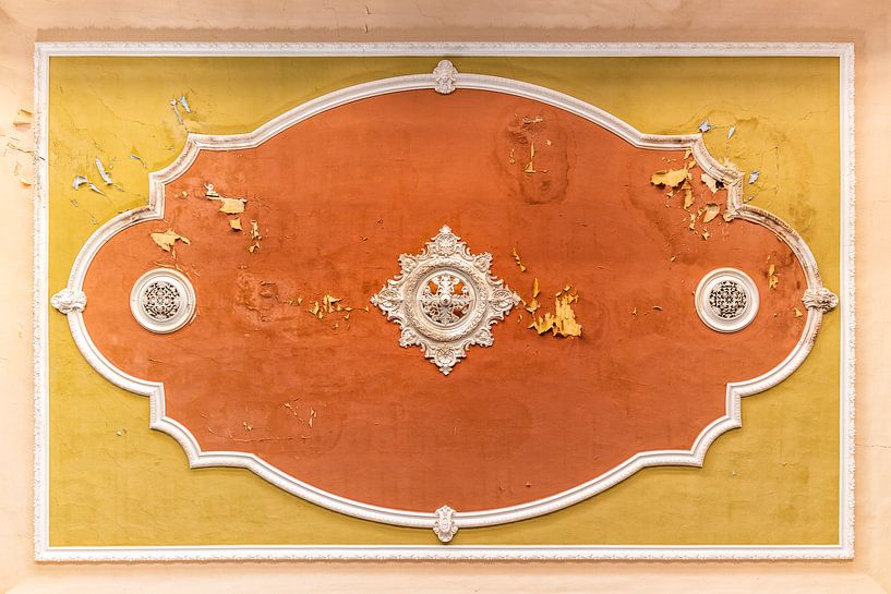 Ceiling painting of an abandoned ballroom by Gentleman of Decay