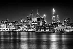 Impressive Philadelphia skyline with Delaware River | Monochrome