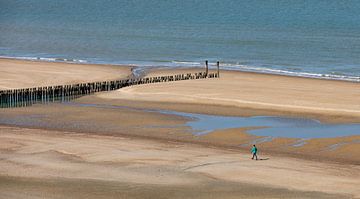 Spaziergänger am Strand von Percy's fotografie
