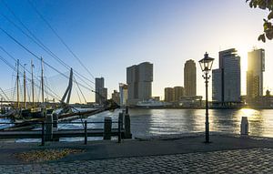 Zonsopgang in Rotterdam vanaf de Veerhaven van Ricardo Bouman