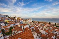 Lissabon uitzicht over de daken vanaf Miradouro das Portas do Sol par Michèle Huge Aperçu