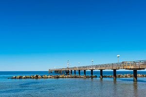 Seebrücke an der Ostseeküste in Wustrow auf dem Fischland-Dar