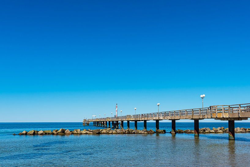 Seebrücke an der Ostseeküste in Wustrow auf dem Fischland-Dar von Rico Ködder