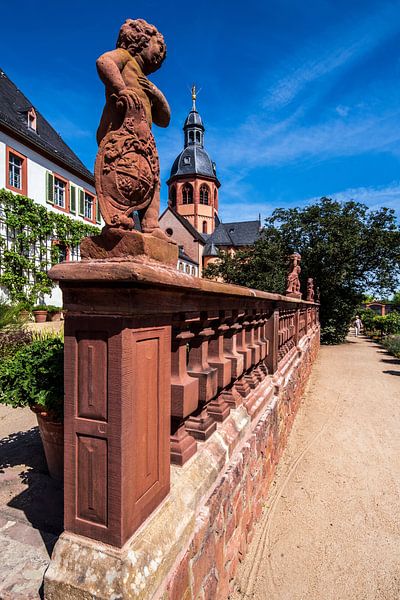 Klostergarten in der Einhard Basilika von Thomas Riess