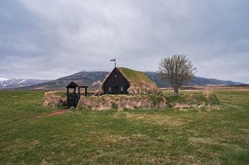 Grafarkirkja in IJsland van Tim Vlielander