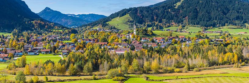 Pfronten in de Allgäu van Walter G. Allgöwer