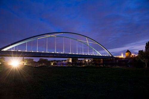 Brug in Volkach bij nacht