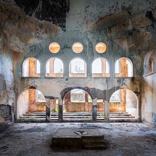 Synagogue abandonnée en décrépitude.
