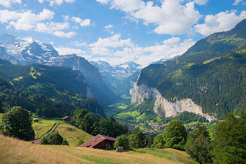 uitzicht op het Lauterbrunnen-dal, Berner Oberland-alpen