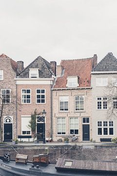 Bezaubernde Grachtenhäuser und Boot in Den Bosch von Photolovers reisfotografie