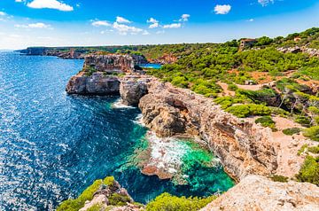 Prachtige kliffenkust van het eiland Mallorca, Spanje van Alex Winter