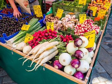 Marktstand mit frischen Gemüse van Animaflora PicsStock