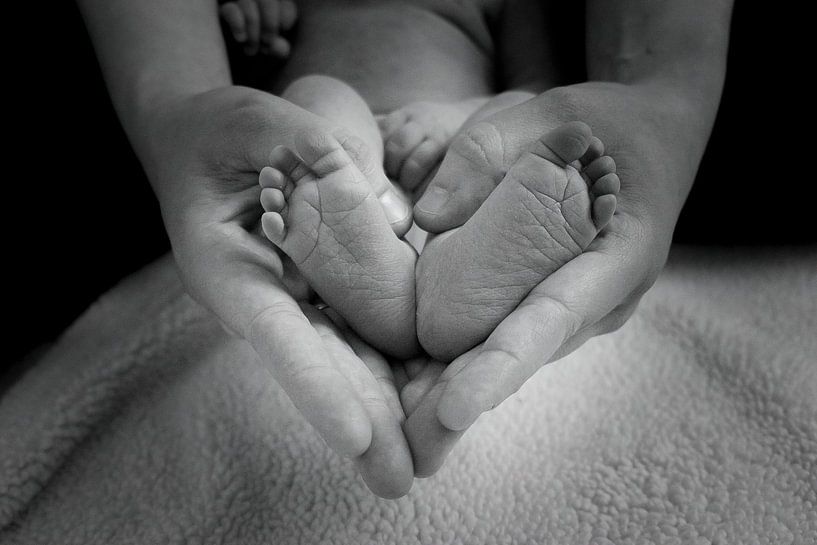 Coeur avec des pieds de bébé par Samz Posters