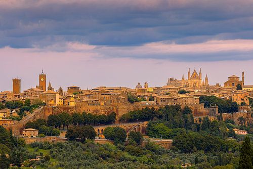 Orvieto tijdens zonsondergang