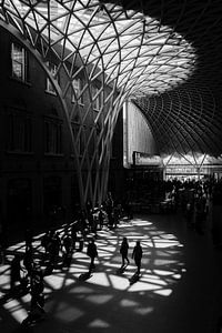 Schatten in King's Cross von Joris Vanbillemont