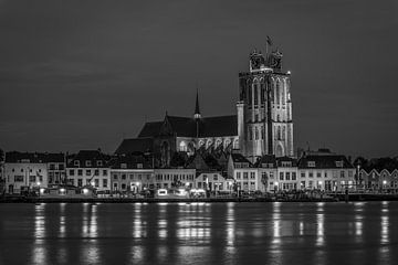 Skyline van Dordrecht met de Grote Kerk in zwart-wit van Tux Photography