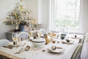 Tous ensemble autour de la table à Noël