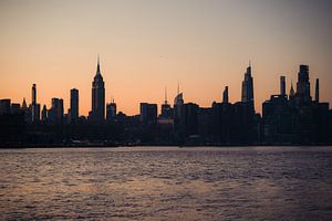 Coucher de soleil sur les gratte-ciel de New York