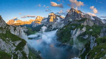 Golden hour over the Alps – eternal peaks in the evening glow