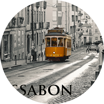 Lissabon - Tramlijn 28 van Carina Buchspies